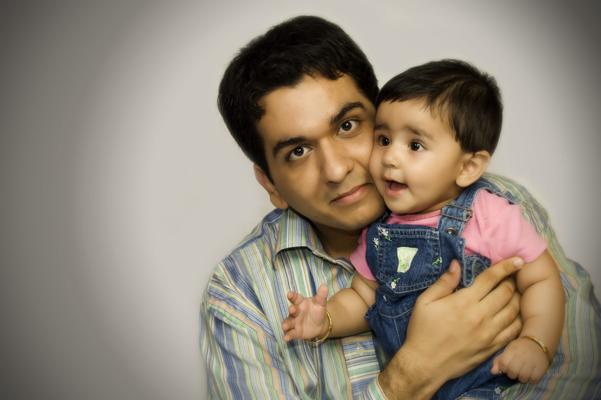 Shiza & Family — portrait photograph 3