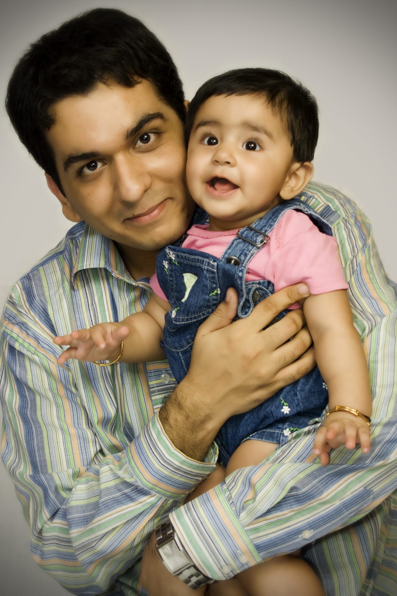 Shiza & Family — portrait photograph 4